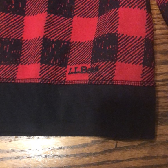NWT L.L. Bean Classic Crew traditional fit Deep Red Checkered sweatshirt - Picture 5 of 7